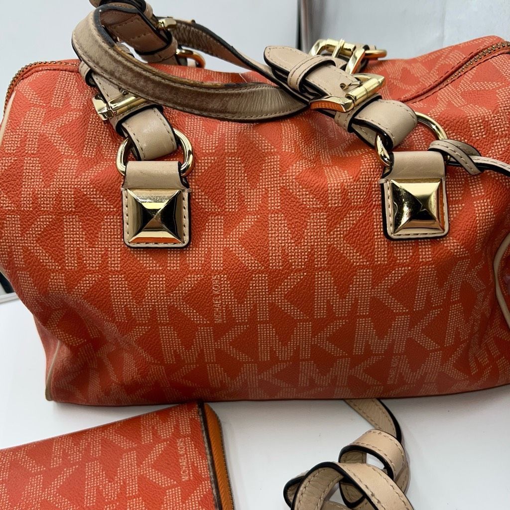 Michael Kors Michael Kors Orange Logo Top Handle Bag/Crossbody Bag and Wa Size ONE SIZE - 5 Thumbnail