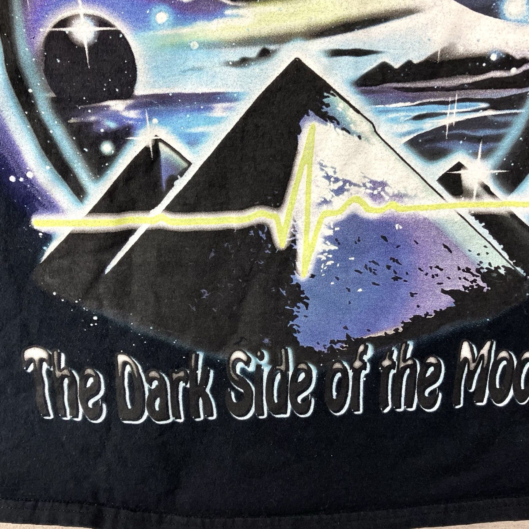Vintage VINTAGE Pink Floyd Dark Side Of The Moon T-shirt Adult Large Black Graphic Print Classic Rock Music Unisex Size US L / EU 52-54 / 3 - 6 Thumbnail