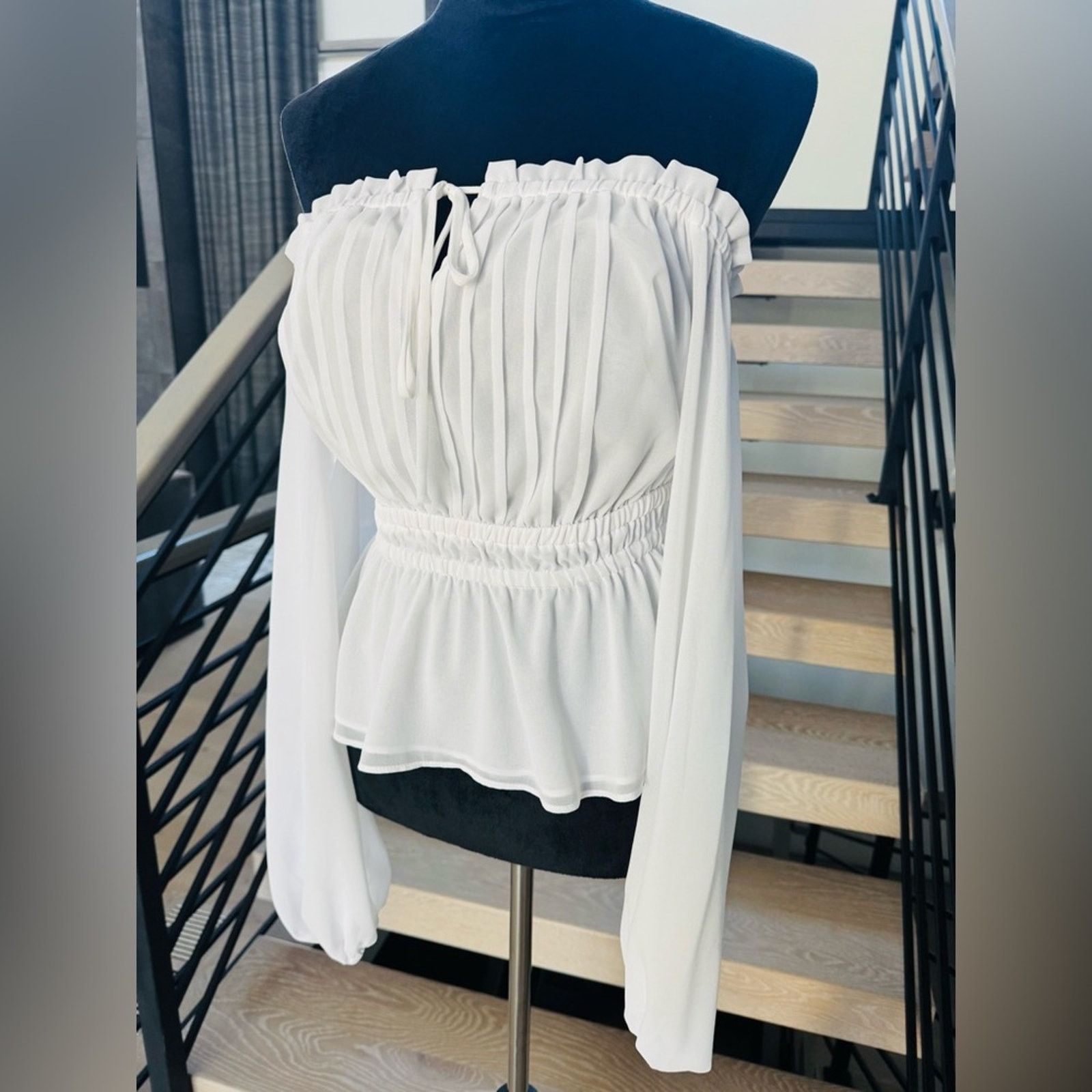 Guess New Guess Elegant White Off-Shoulder Blouse size S Size S / US 4 / IT 40 - 6 Thumbnail