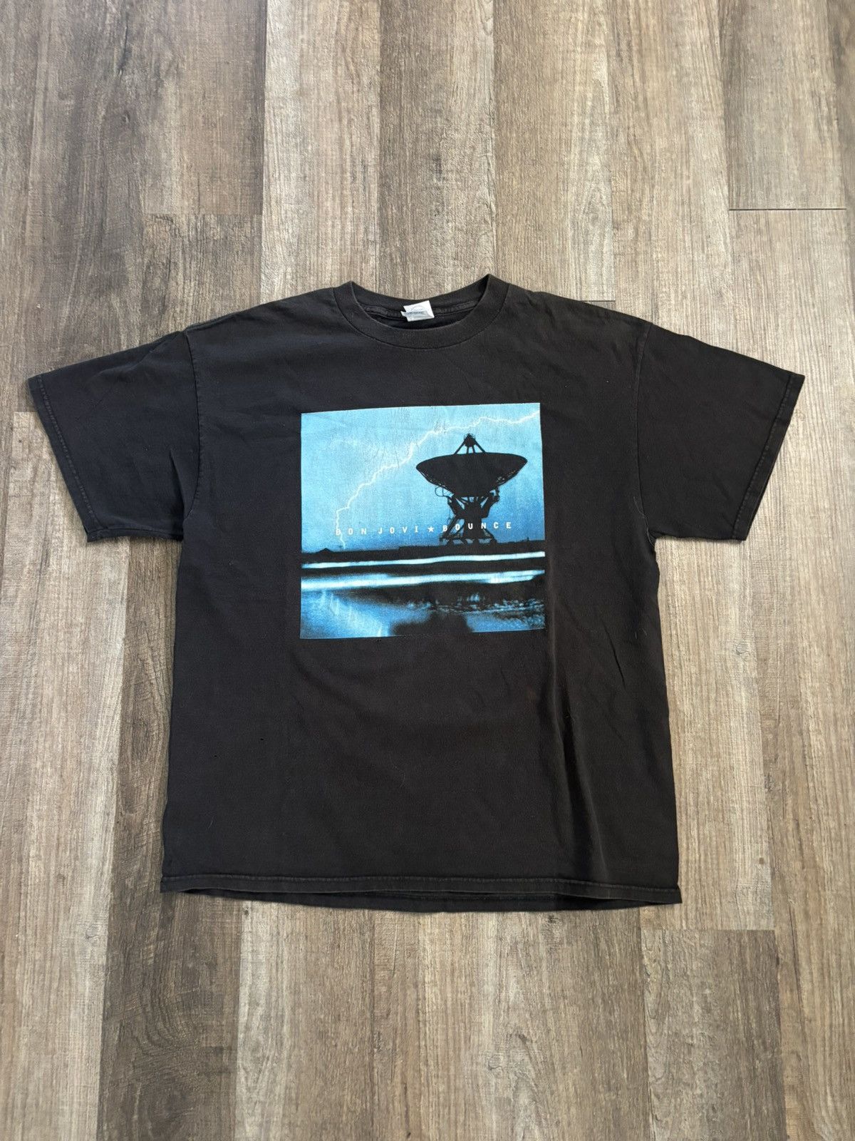 Delta Vintage 2003 Bon Jovi ‘Bounce’ Tour Tee Size US XL / EU 56 / 4 - 1 Thumbnail