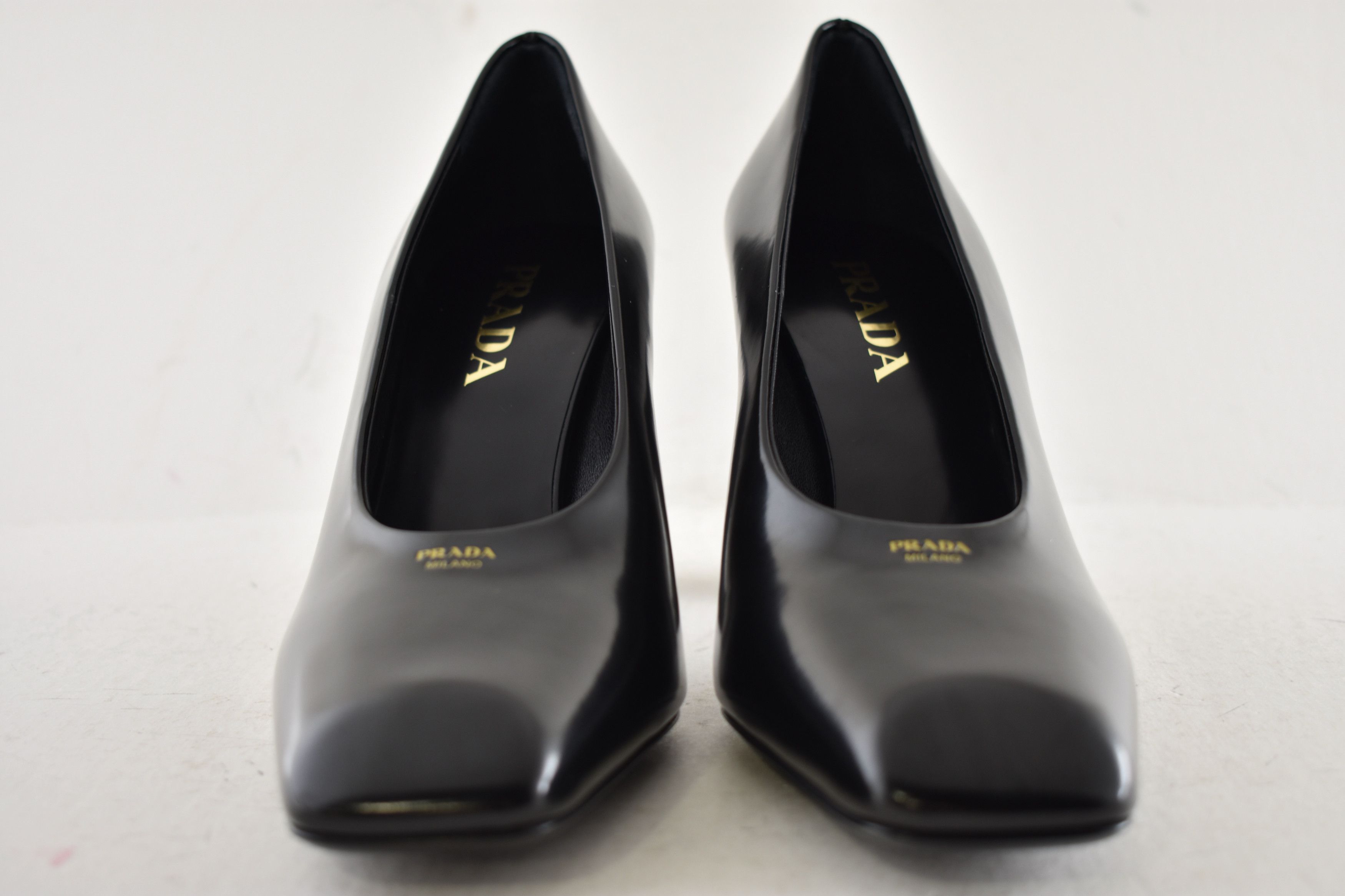Prada Prada 85mm Brushed Logo Show Classic Block Heel Pump 38.5 Size US 8.5 / IT 38.5 - 9 Thumbnail
