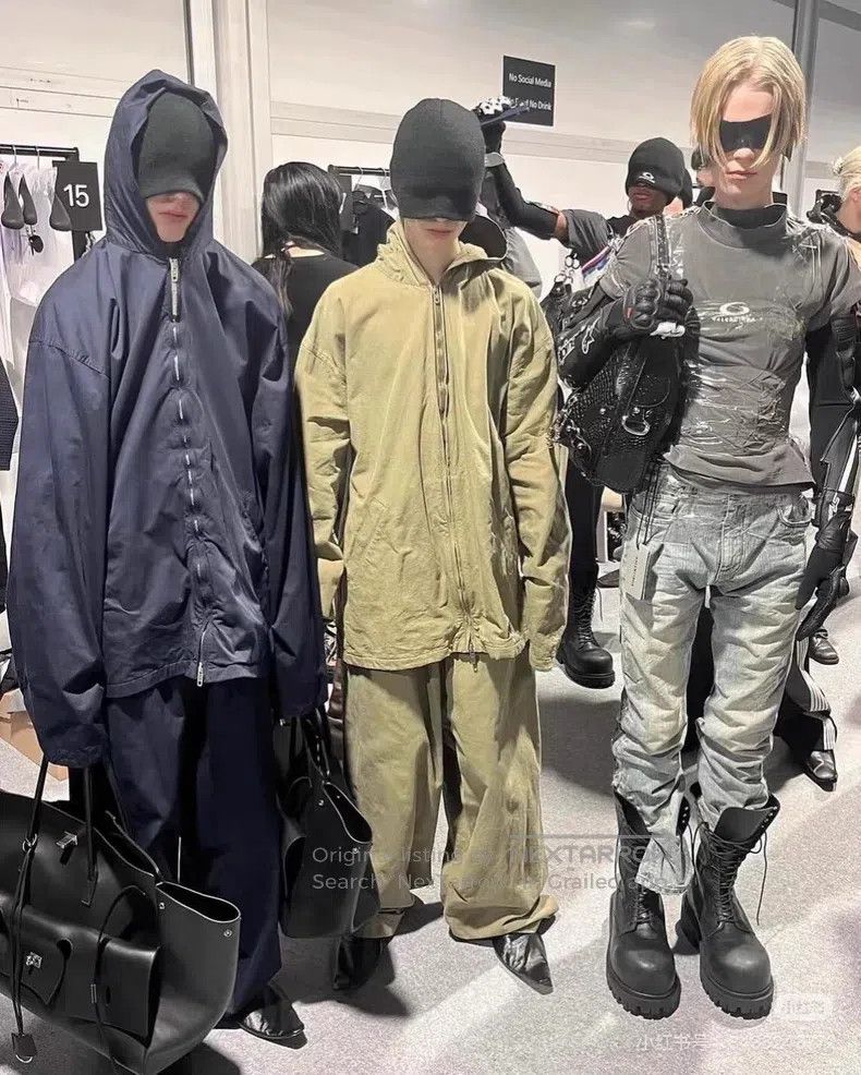 Balenciaga Balenciaga Solid Color Hooded Zip-Up Straight Sleeve Jacke Size US XS / EU 42 / 0 - 6 Thumbnail