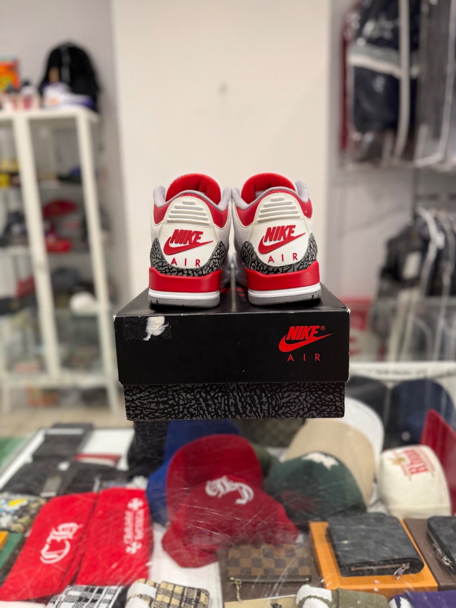 Jordan Brand Jordan 3 Fire Red (2022) Size US 9.5 / EU 42-43 - 4 Thumbnail
