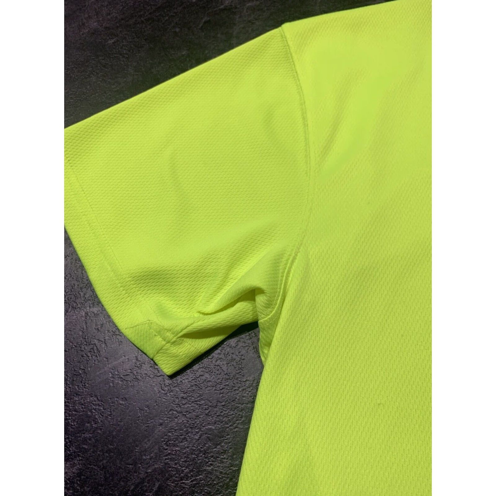 Carhartt VINTAGE Carhartt Mens XL T-Shirt Short Sleeve Crew Neck Emergency Reflective Work Shirt Yellow Size US XL / EU 56 / 4 - 7 Thumbnail