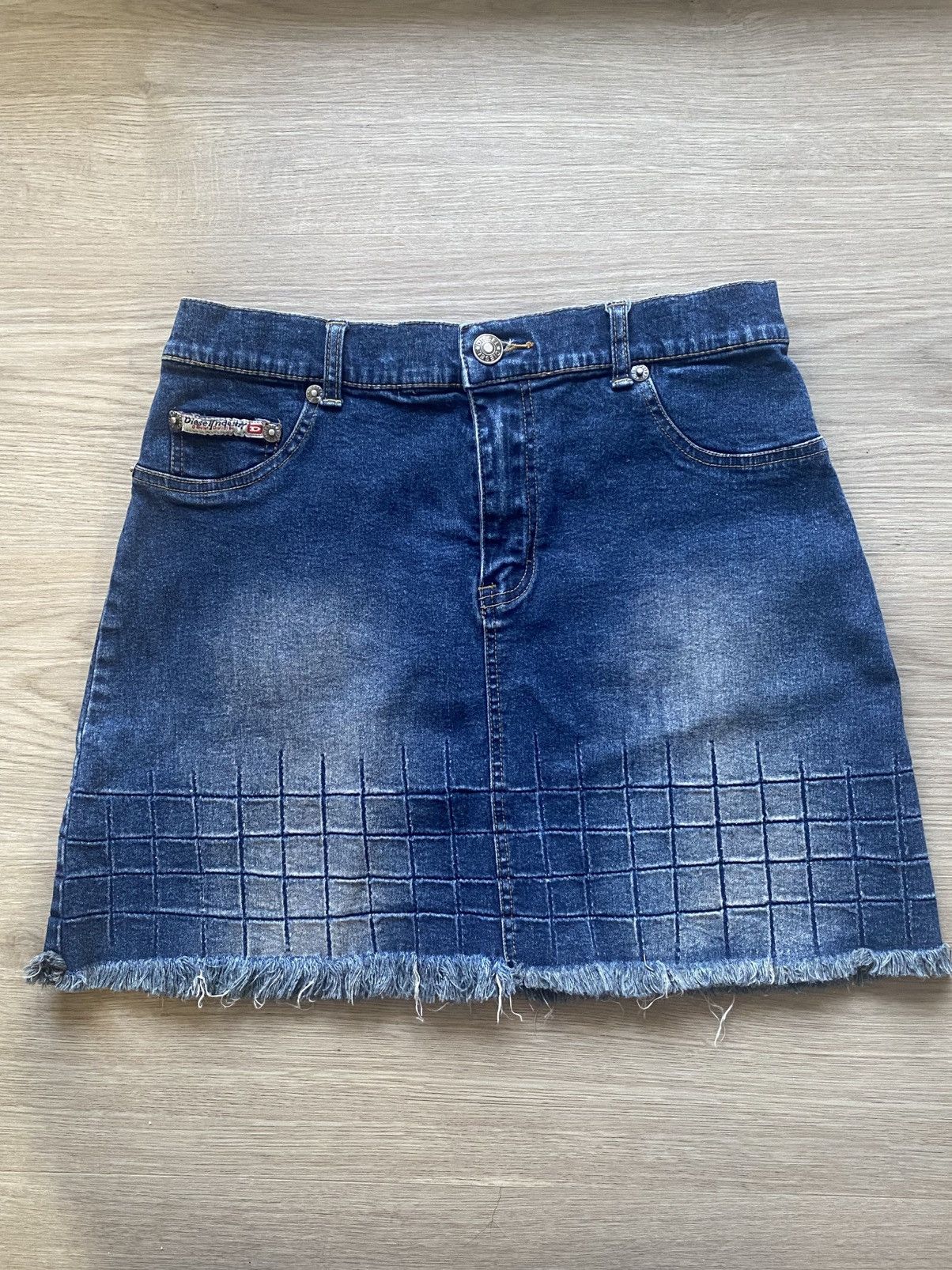 Diesel DIESEL INDUSTRIES MINI DENIM SKIRT Size 26" / US 2 / IT 38 - 1 Thumbnail