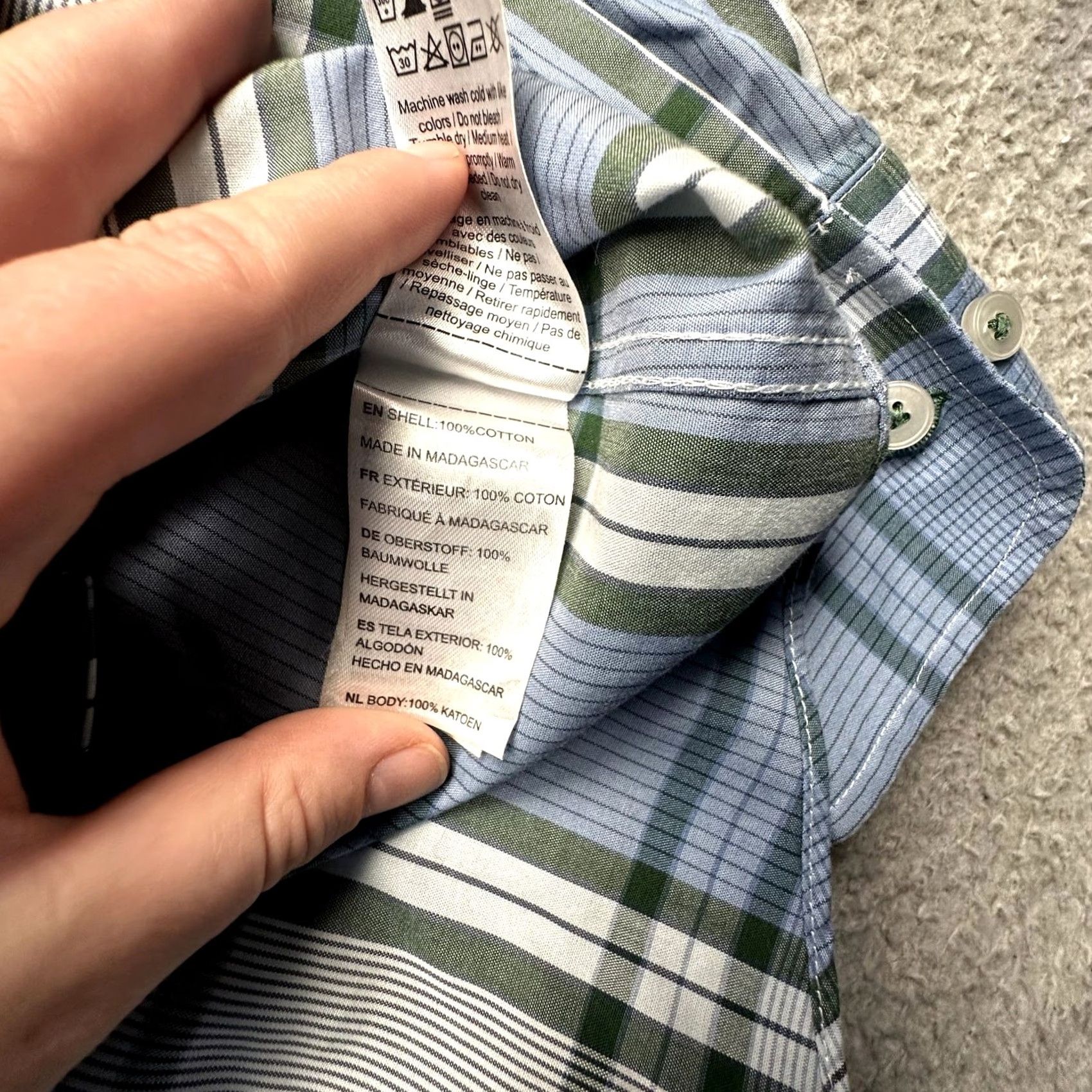 UNTUCKit UNTUCKit Malibran WF Slim Fit Long Sleeve Plaid Button Up Shirt Mens Medium Slim Navy Pattern Wrinkle Resistant Button-Up Casual Formal Preppy Mens Size US M / EU 48-50 / 2 - 6 Thumbnail