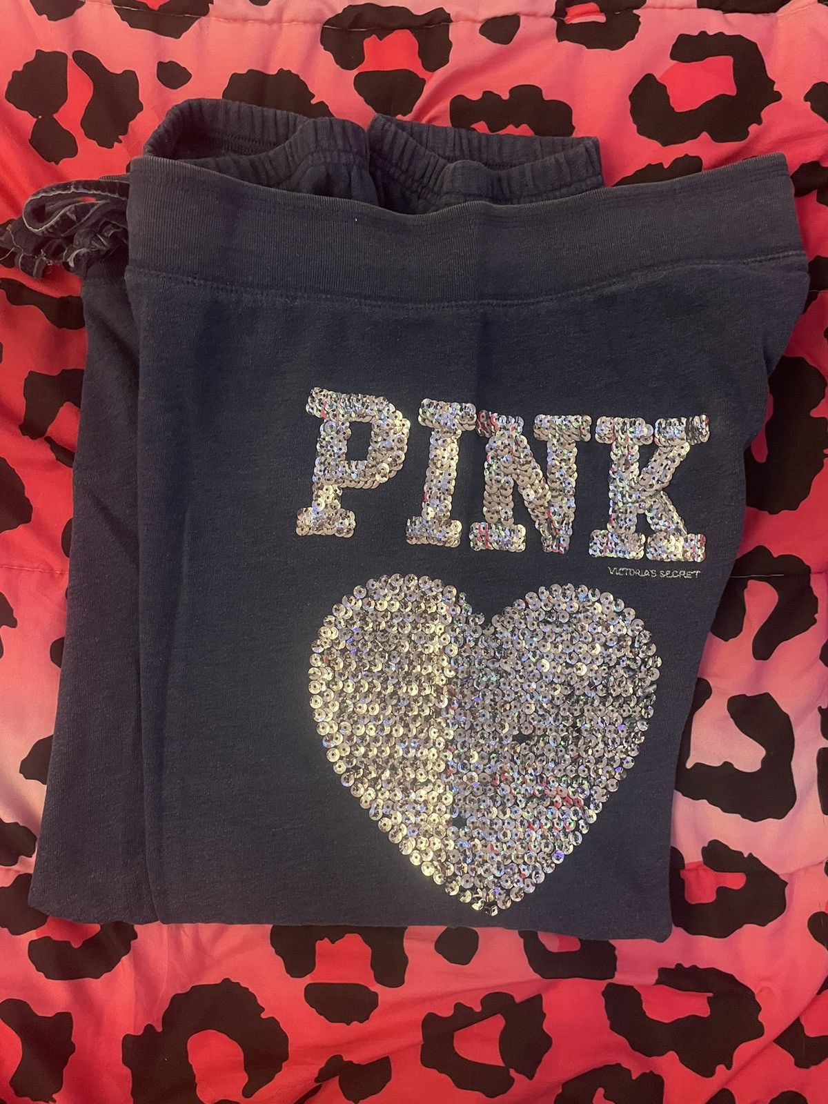 Victoria's Secret Y2k victorias secret sequin heart sweats Size 30" / US 8 / IT 44 - 1 Thumbnail