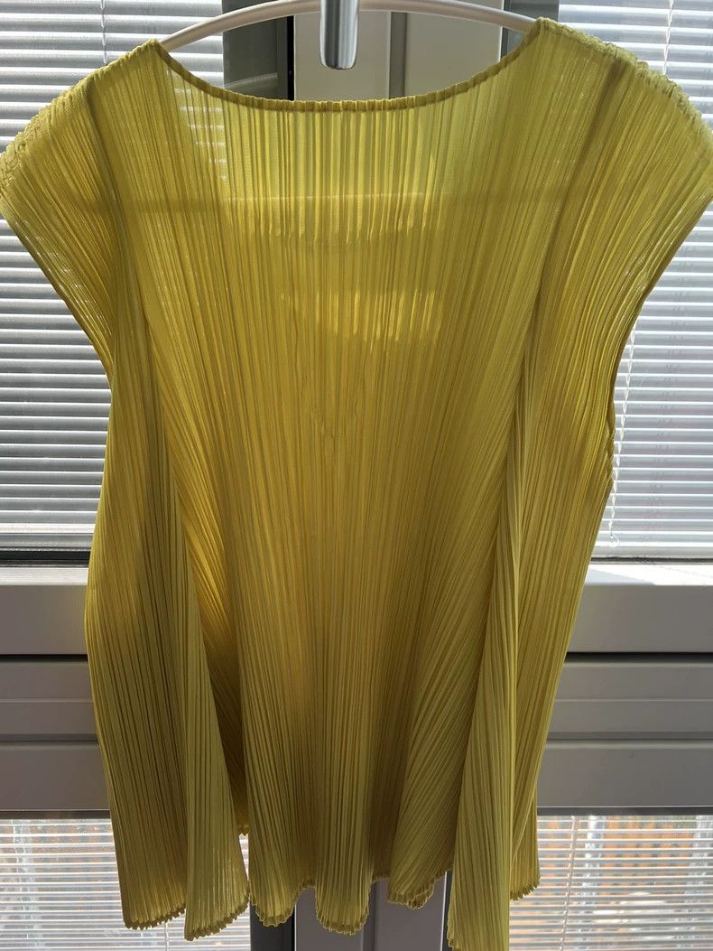 Issey Miyake Issey Miyake size:3 Yellow pleated kelp top Size S / US 4 / IT 40 - 2 Thumbnail