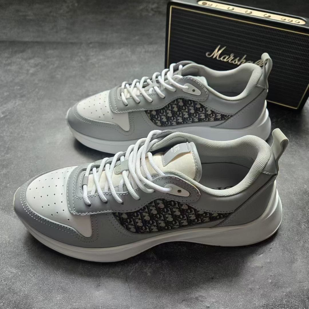 Balenciaga Balenciaga White Lowtop Sneakers 25 Men Size US 10 / EU 43 - 1 Thumbnail