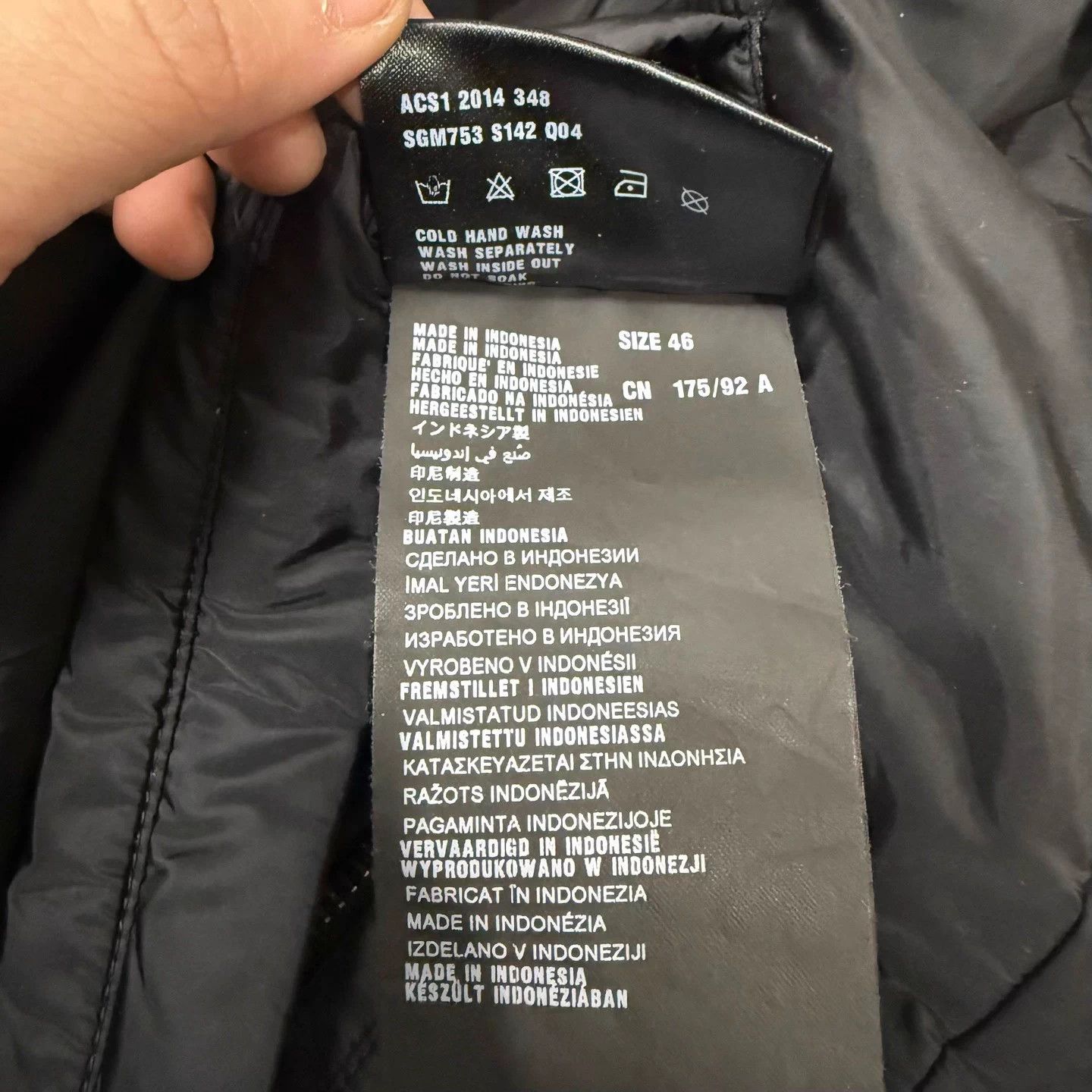 Prada Prada two-tone black blue nylon hem logo jacket 46 Size US S / EU 44-46 / 1 - 5 Thumbnail