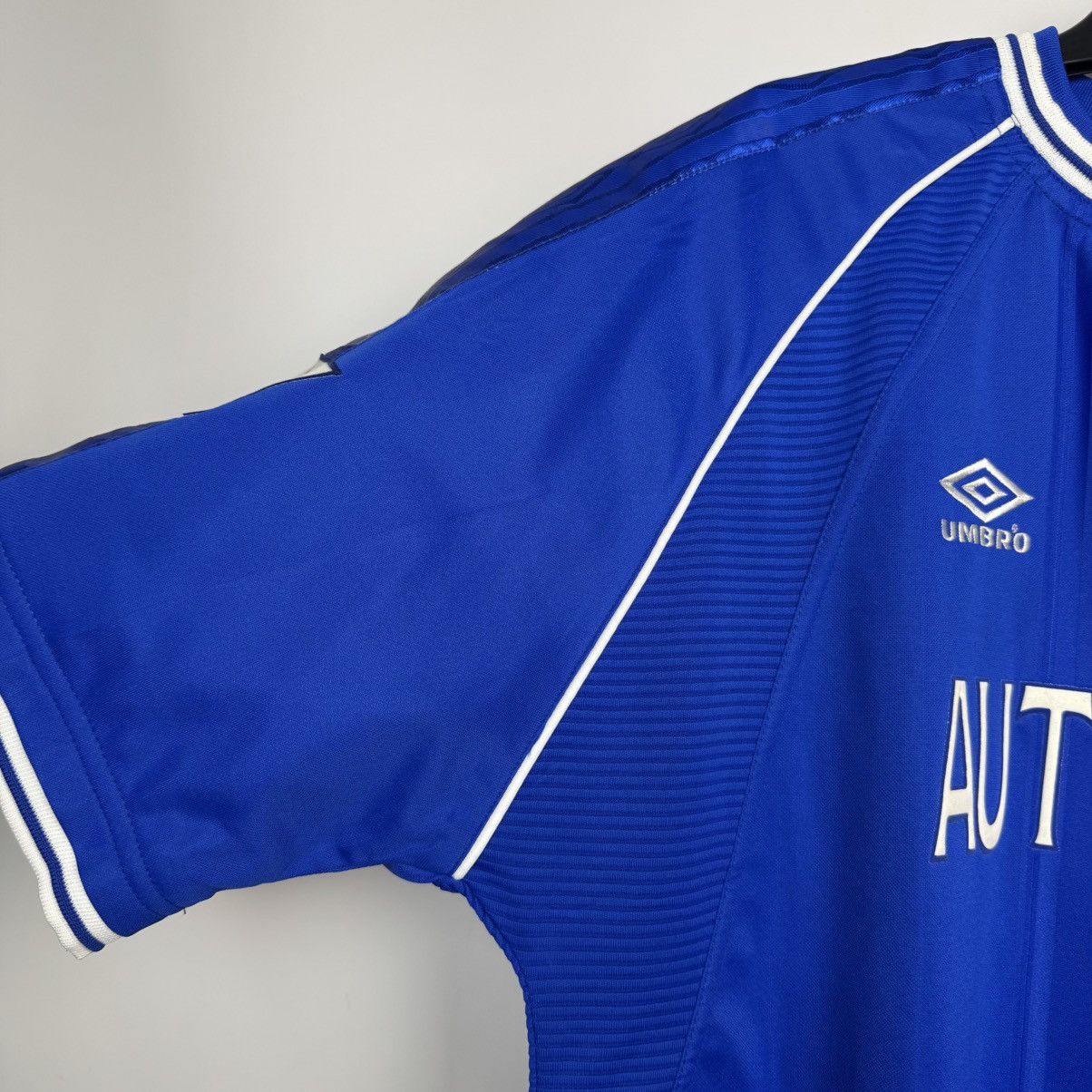 Umbro CHELSEA 1999 2000 HOME FOOTBALL SHIRT SOCCER #9 HASSELBAINK Size US XL / EU 56 / 4 - 20 Thumbnail