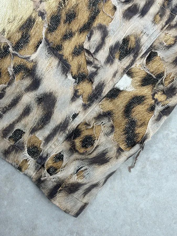 Roberto Cavalli 1990s Roberto Cavalli Beige Denim Destructured Leopard Skirt Size 30" / US 8 / IT 44 - 11 Thumbnail