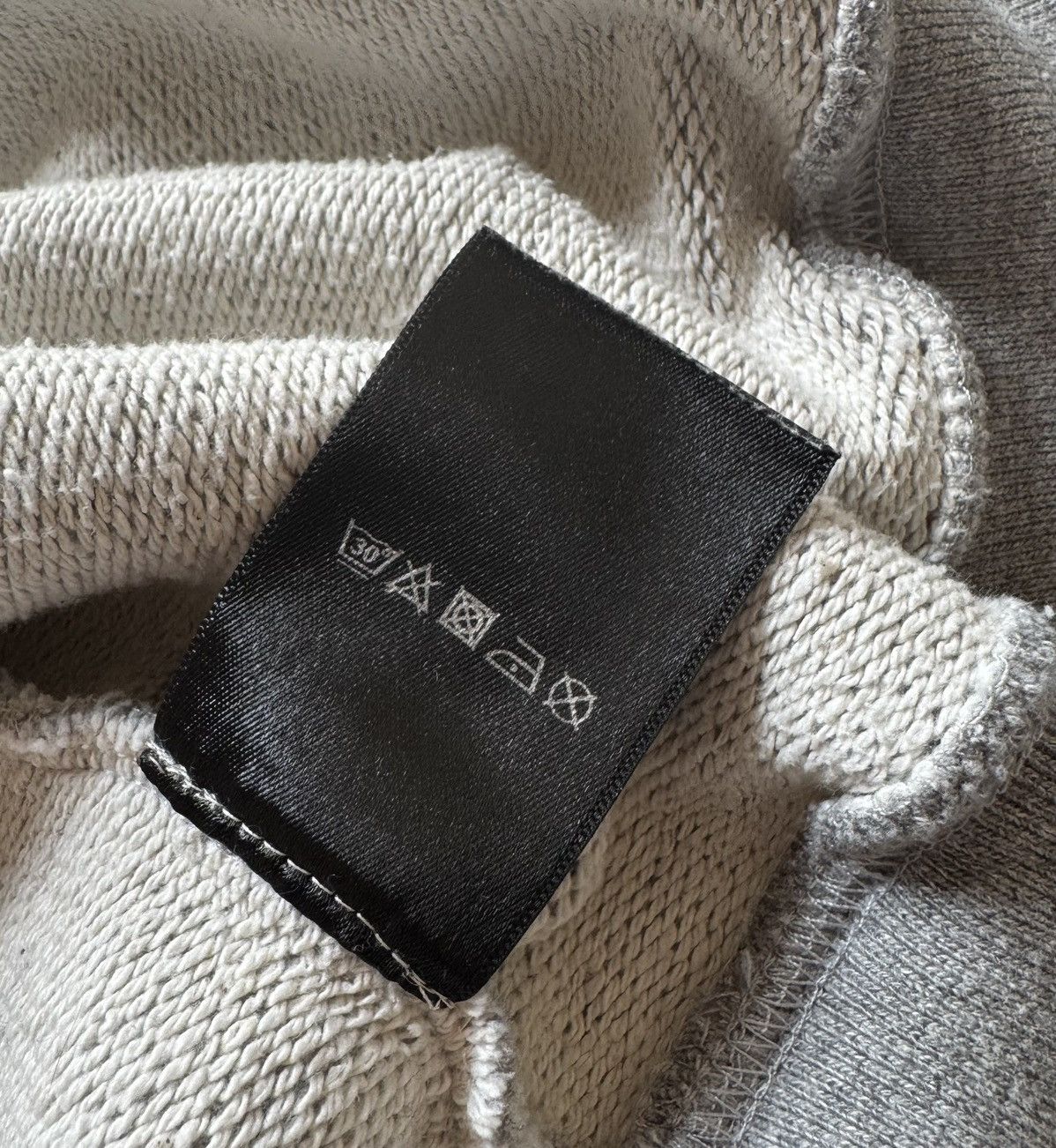 Vetements Cutest Of The Fruits "Fruit Of The Loom" Knockoff Sweater Size US S / EU 44-46 / 1 - 9 Thumbnail