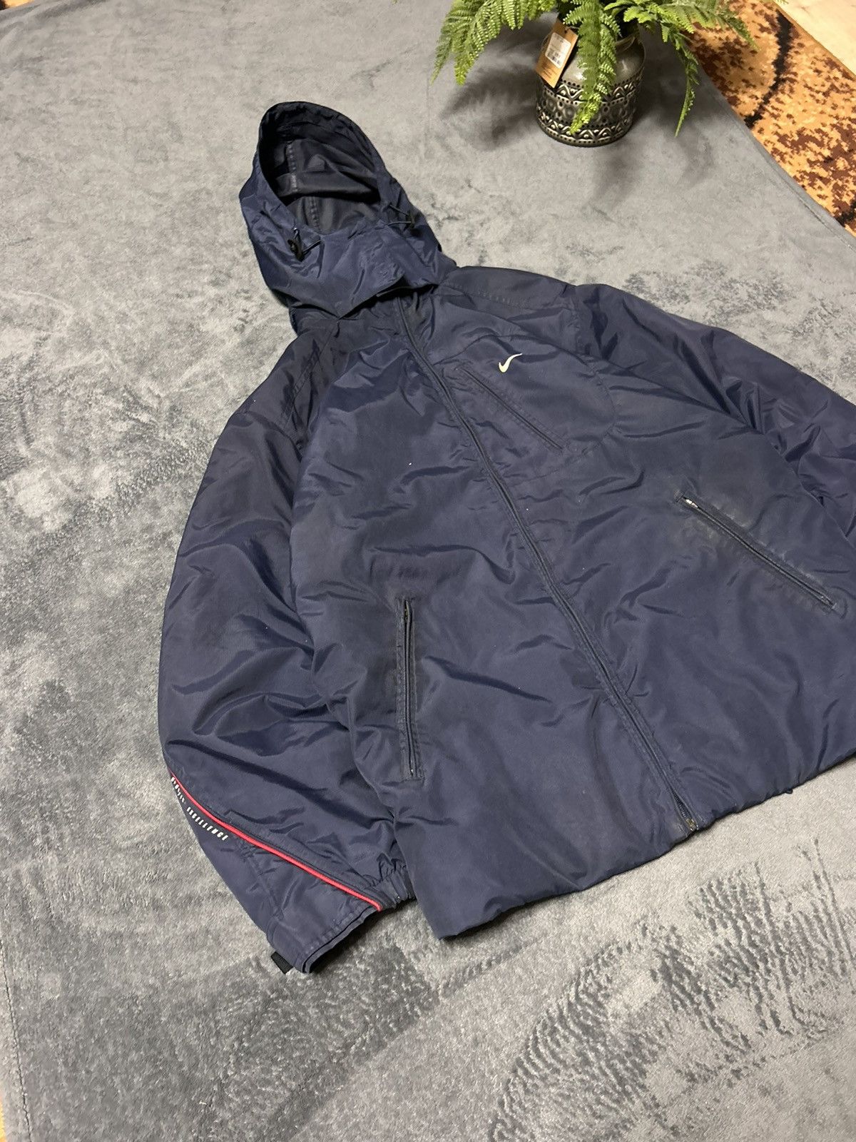 Nike 00s Vintage Nike Big Logo Back Retro Down Jacket Rare Size US L / EU 52-54 / 3 - 6 Thumbnail