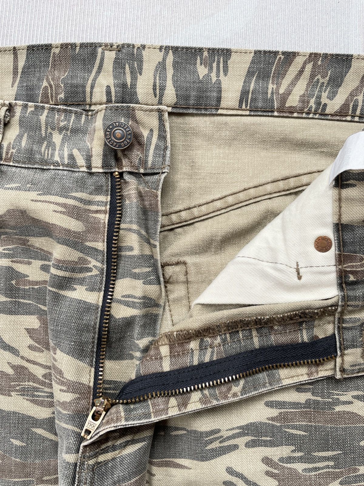 FOB Factory × Japanese Brand FOB Factory Camouflage Pants (P90) Size US 30 / EU 46 - 7 Thumbnail