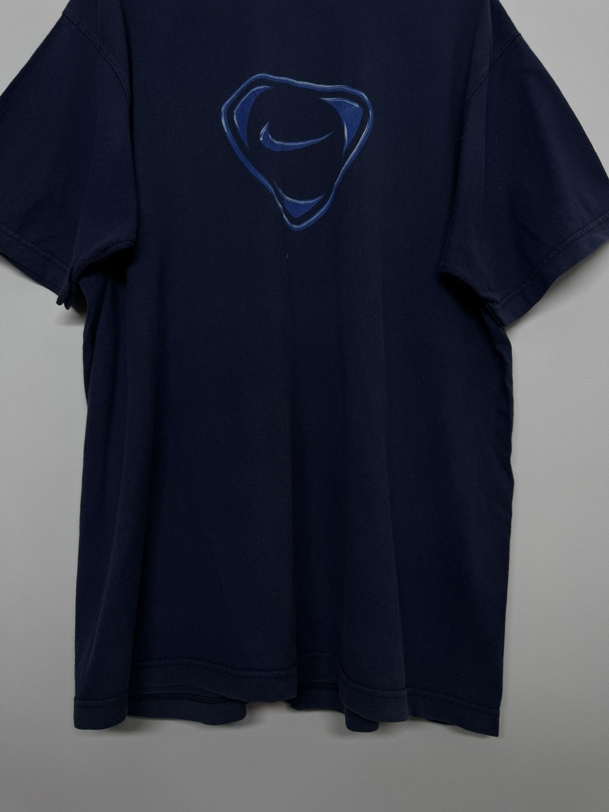 Nike Vintage Nike y2k swoosh navy tee big logo 00’s Size US L / EU 52-54 / 3 - 7 Thumbnail