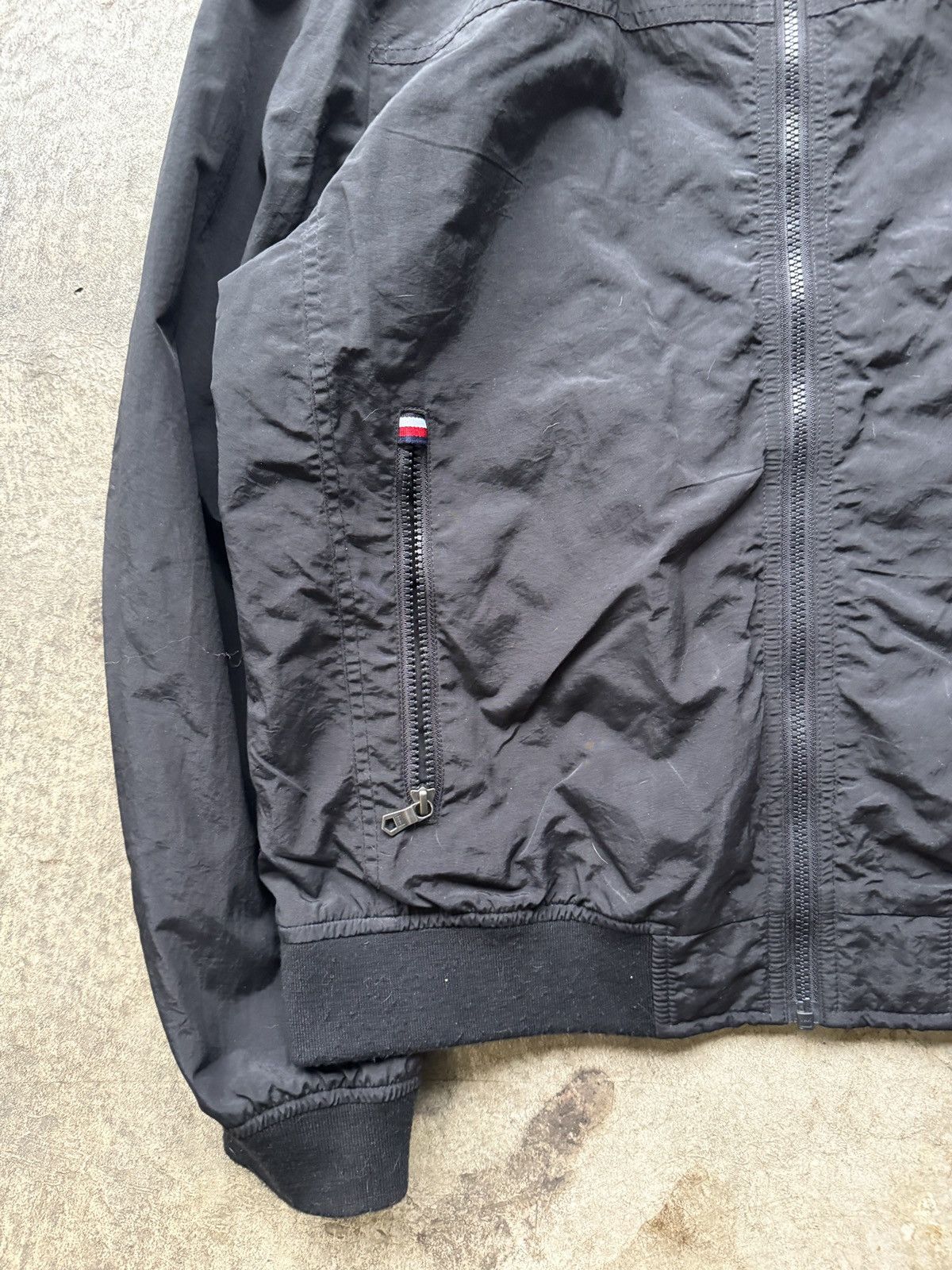 Tommy Hilfiger × Vintage Vintage Y2K Tommy Hilfiger light black rain jacket Size US L / EU 52-54 / 3 - 3 Thumbnail
