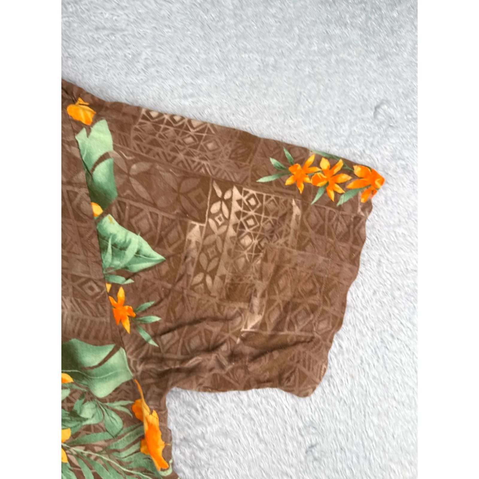 Vintage Junction West Button-Up Shirt Adults 2XL Brown Floral Tile Rayon Hawaiian Men's Size US XXL / EU 58 / 5 - 2 Thumbnail