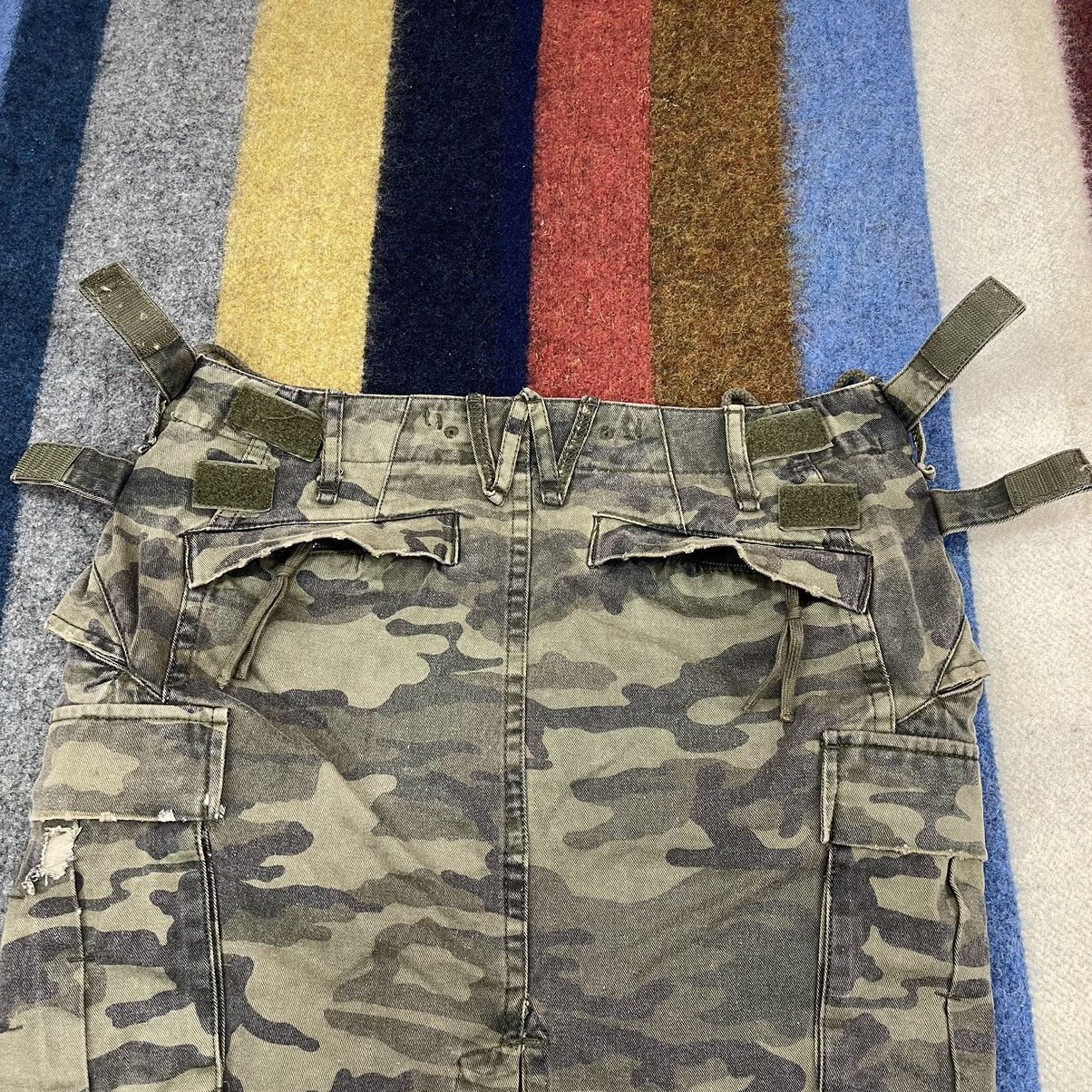 Avirex AVIREX Camouflage Mini Skirt #2780-100 Size 30" / US 8 / IT 44 - 10 Thumbnail