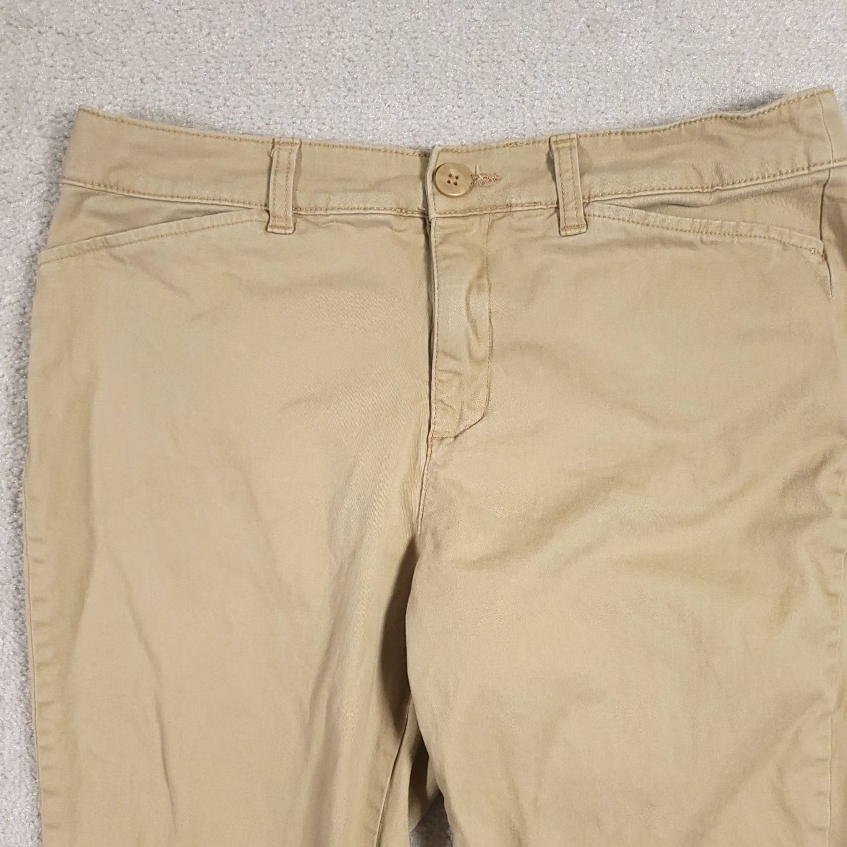 Vintage VINTAGE St. John's Bay Capri Pants Women's 12 Khaki Beige Straight Leg Stretch Size 34" / US 12 / IT 48 - 3 Thumbnail