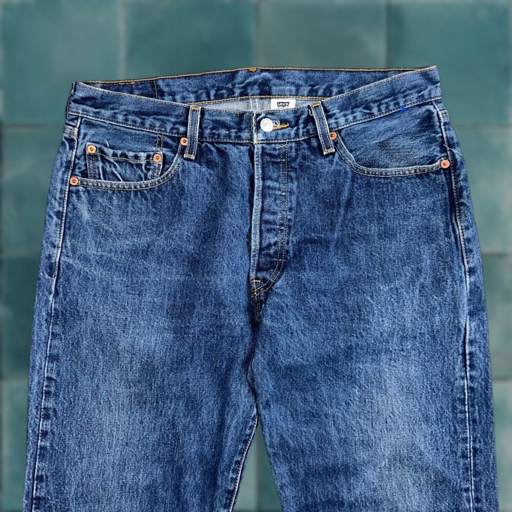 Levi's VINTAGE Levi's 501 Jeans Straight Denim Blue 34x30 90s 501 Series Men Regular Mid Rise 5-Pocket Button Jeans Mens Size US 34 / EU 50 - 1 Thumbnail