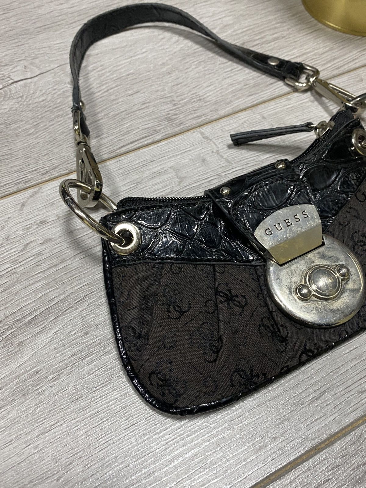 Guess Guess small monogram metallic Y2K designer bag Size ONE SIZE - 4 Thumbnail