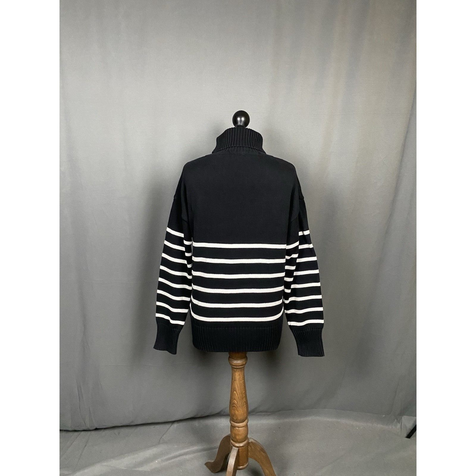AMI AMI Paris Women's Black Oversized Turtleneck Sweater Size S Size S / US 4 / IT 40 - 7 Thumbnail