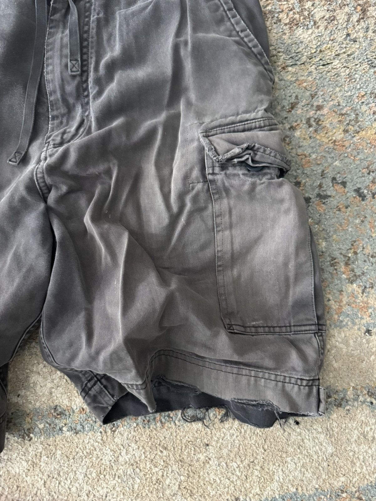 American Eagle Outfitters VTG American Eagle y2k Grey faded Cargo Shorts 34 Size US 34 / EU 50 - 3 Thumbnail