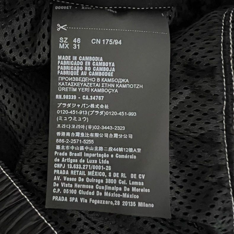 Prada Prada Black triangle logo shorts 2502-Nextarrow Size 30" / US 8 / IT 44 - 5 Thumbnail