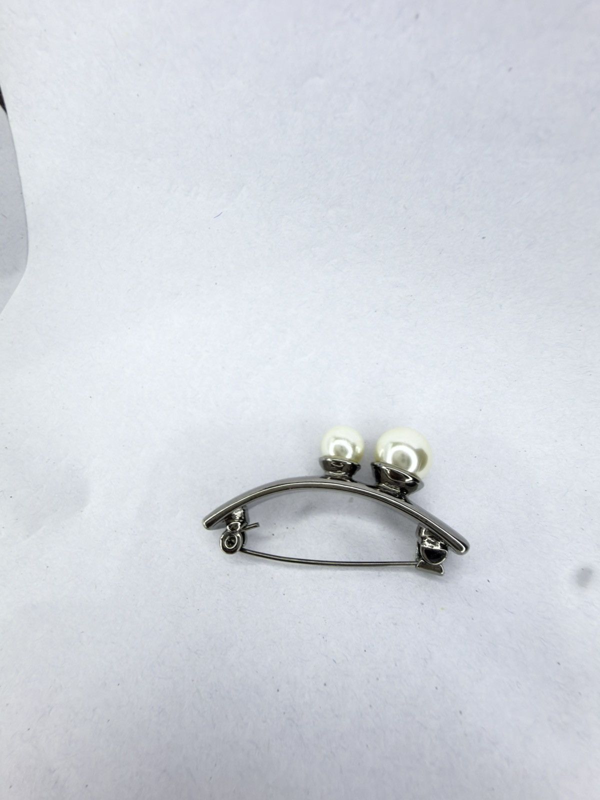 Vintage Vintage Silver-Tone Dual Pearl Bar Brooch - Serial JI2AOBL52 Size ONE SIZE - 1 Thumbnail