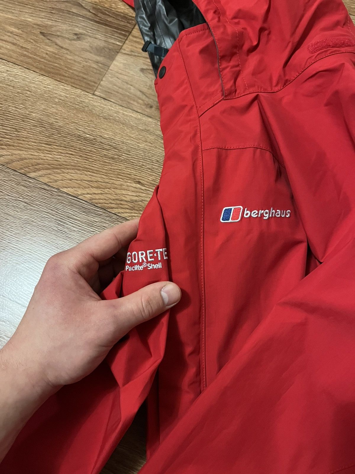 Berghaus Vintage Berghaus Gore-Tex Paclite Shell Jacket Size US S / EU 44-46 / 1 - 3 Thumbnail