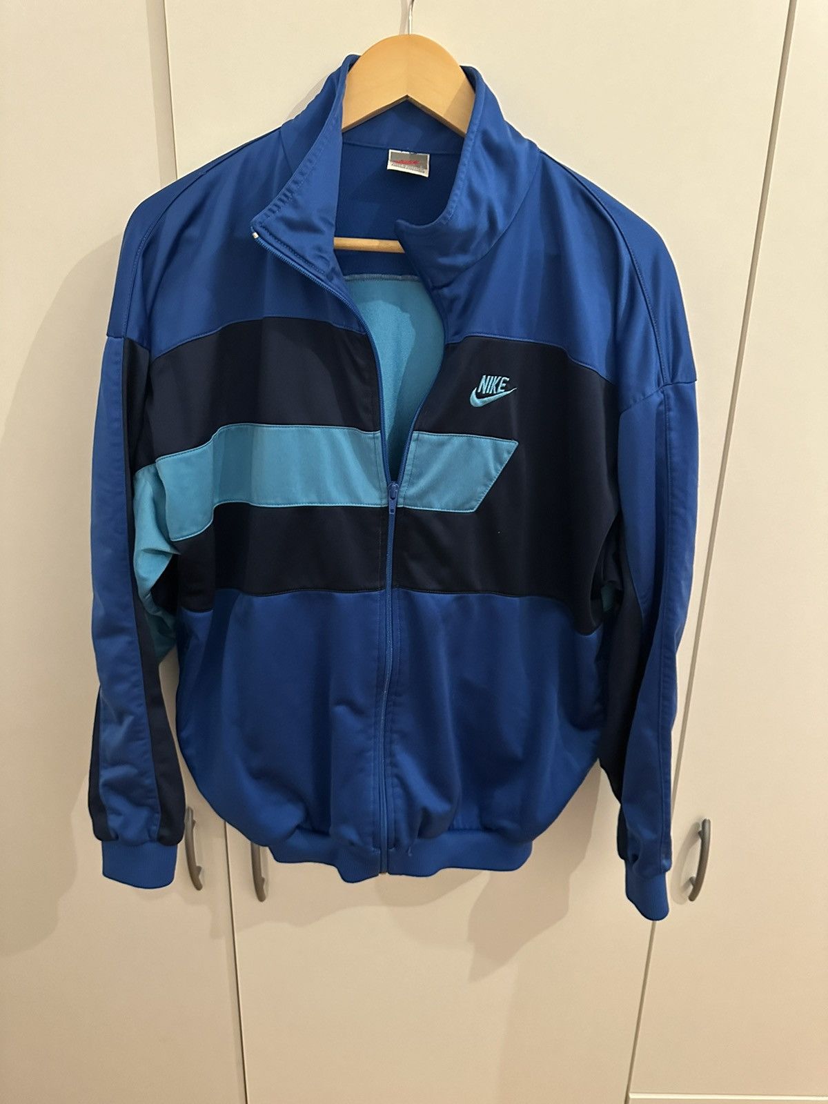 Nike Nike Jacket Windbreaker Size M Vintage Jacke Retro Size US M / EU 48-50 / 2 - 3 Thumbnail