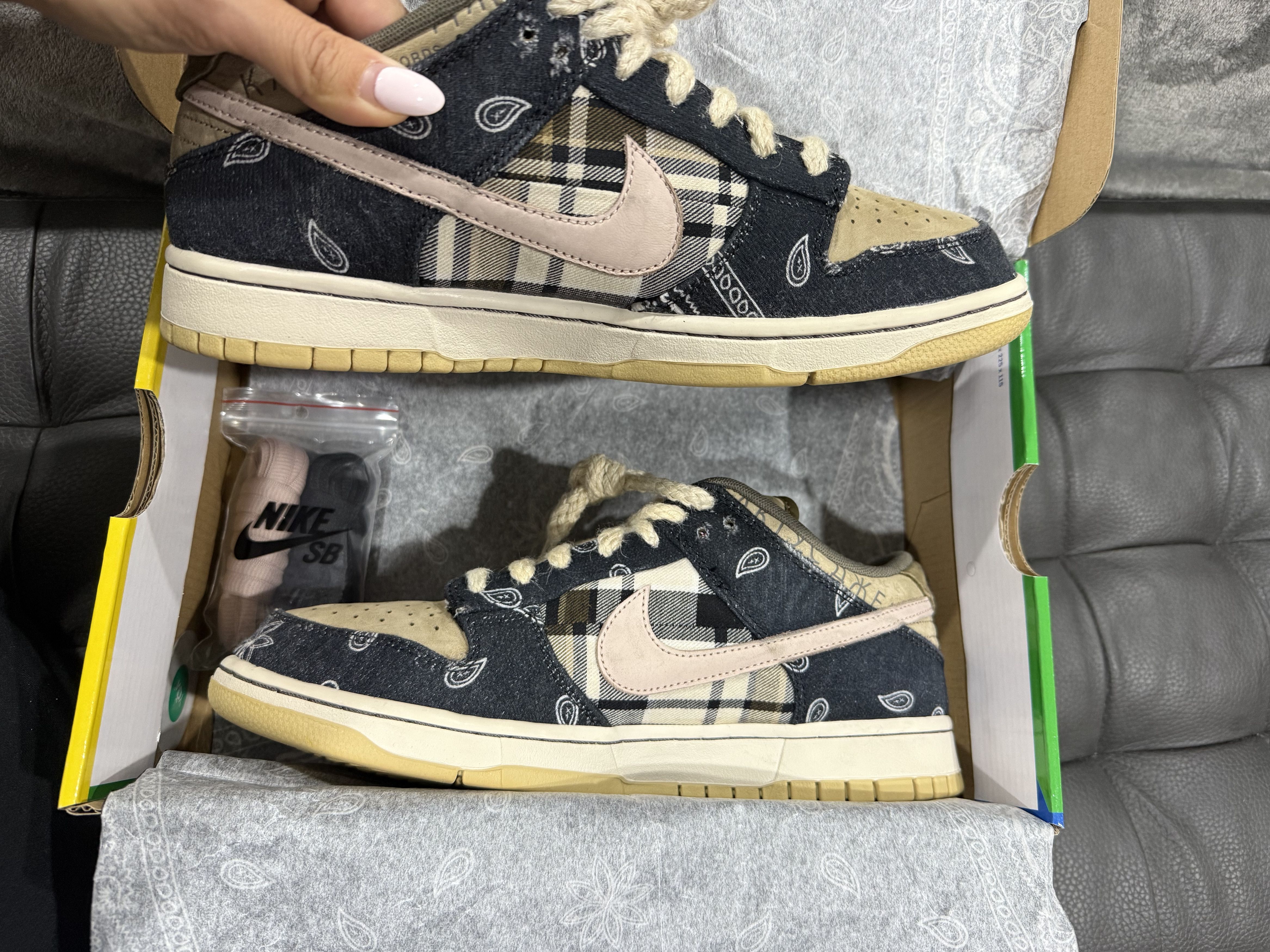 Nike × Travis Scott Nike SB Dunk Low Size US 10 / EU 43 - 9 Thumbnail