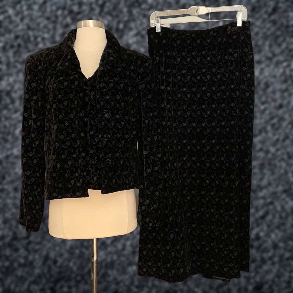 Laura Ashley VINTAGE Laura Ashley 3pc Embroidered Black Velvet Jacket Vest Skirt Suit Womens M Size 32" / US 10 / IT 46 - 1 Thumbnail