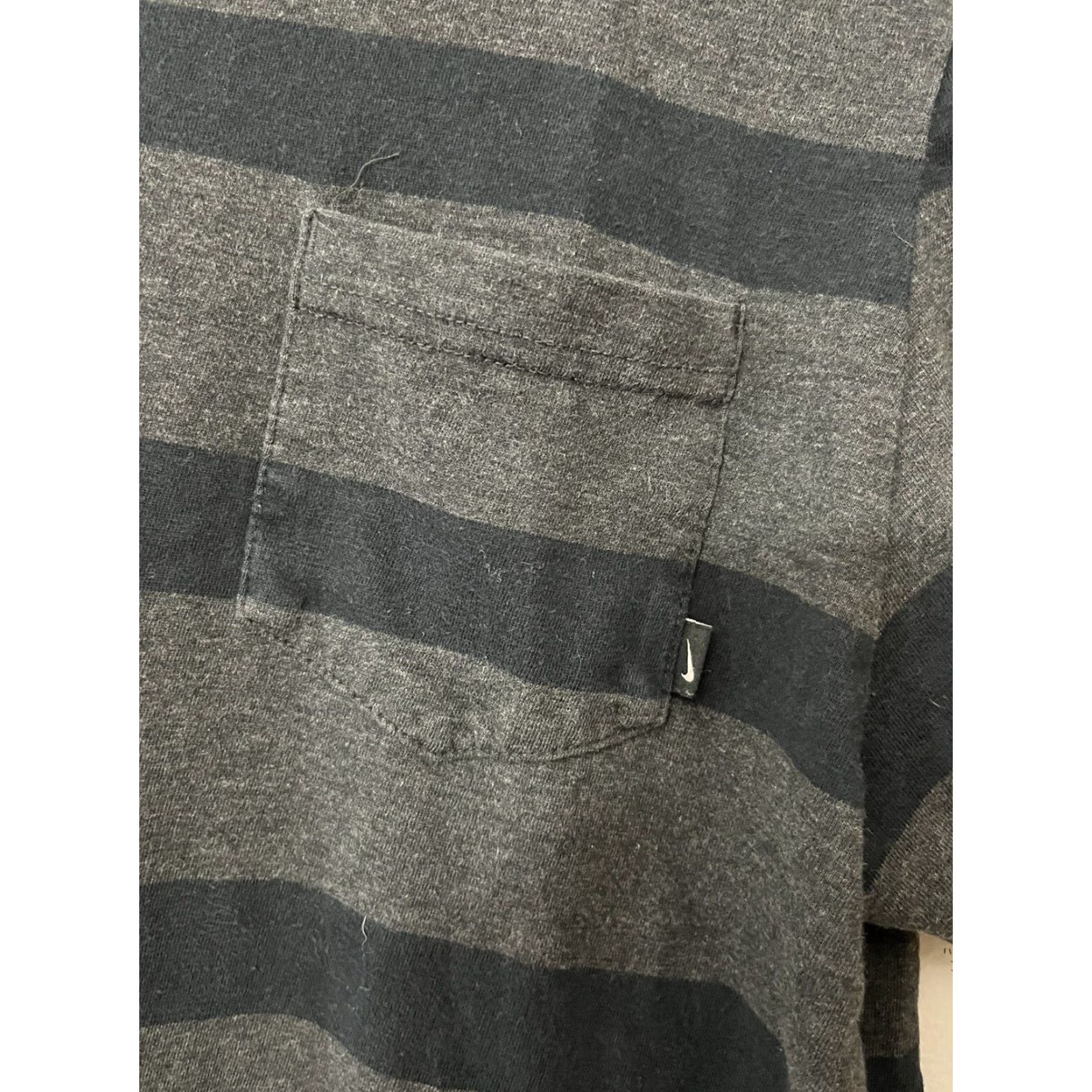 Nike Nike Dri-Fit Men's Medium M Striped Tee Shirt With Pocket Black Gray Shirt Tee Dri-Fit Nike Size US M / EU 48-50 / 2 - 2 Thumbnail