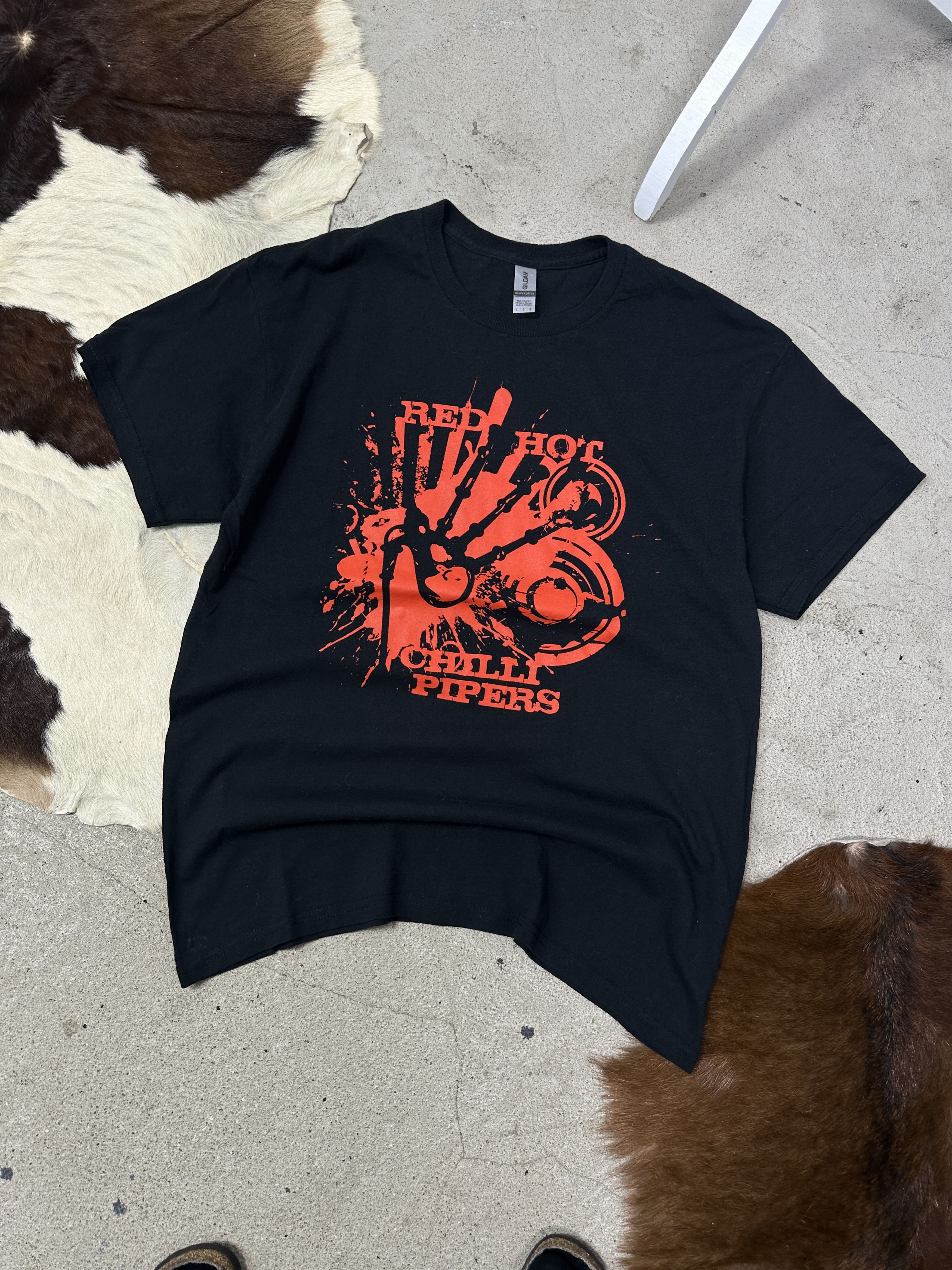 Vintage Vintage Bandtee Red Hot Chili Peppers Printed T-shirt Y2K Size US L / EU 52-54 / 3 - 1 Thumbnail