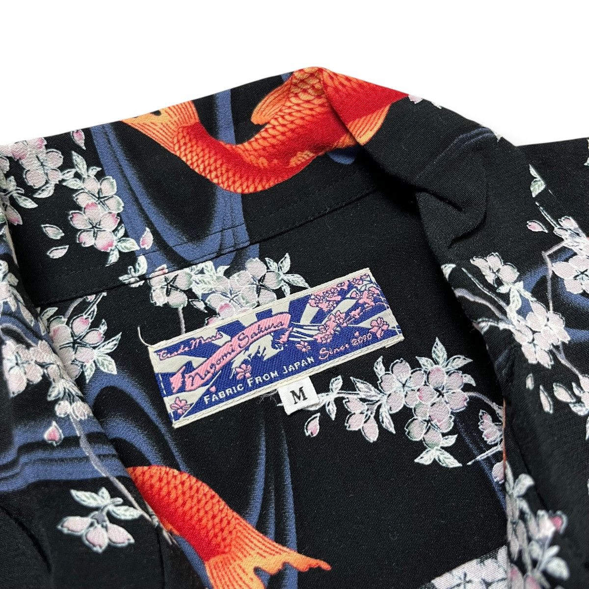 Japanese Brand Nagomi sakura loop collar shirt fish pattern Size US M / EU 48-50 / 2 - 5 Thumbnail