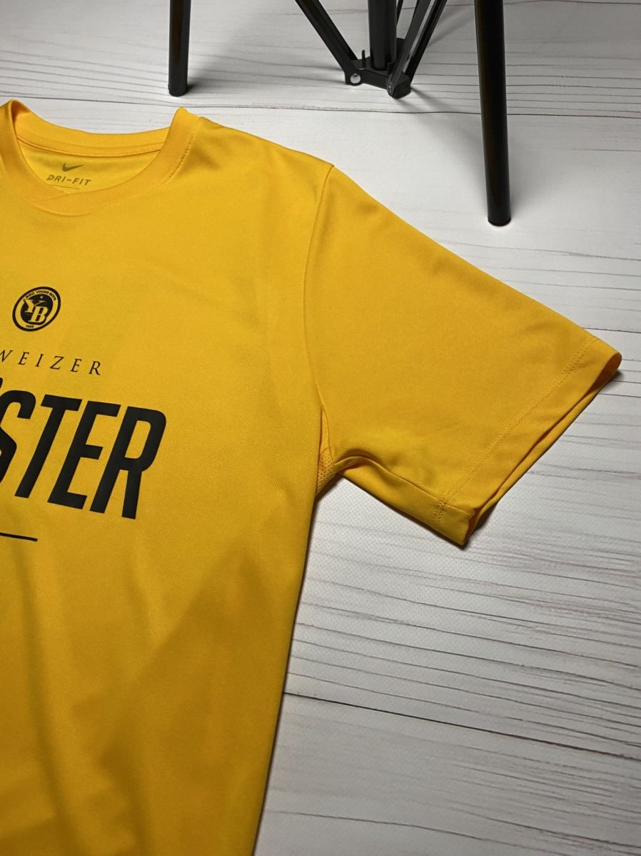 Nike Nike BSC Young Boys 2018 Champions Switzerland jersey Size US L / EU 52-54 / 3 - 8 Thumbnail
