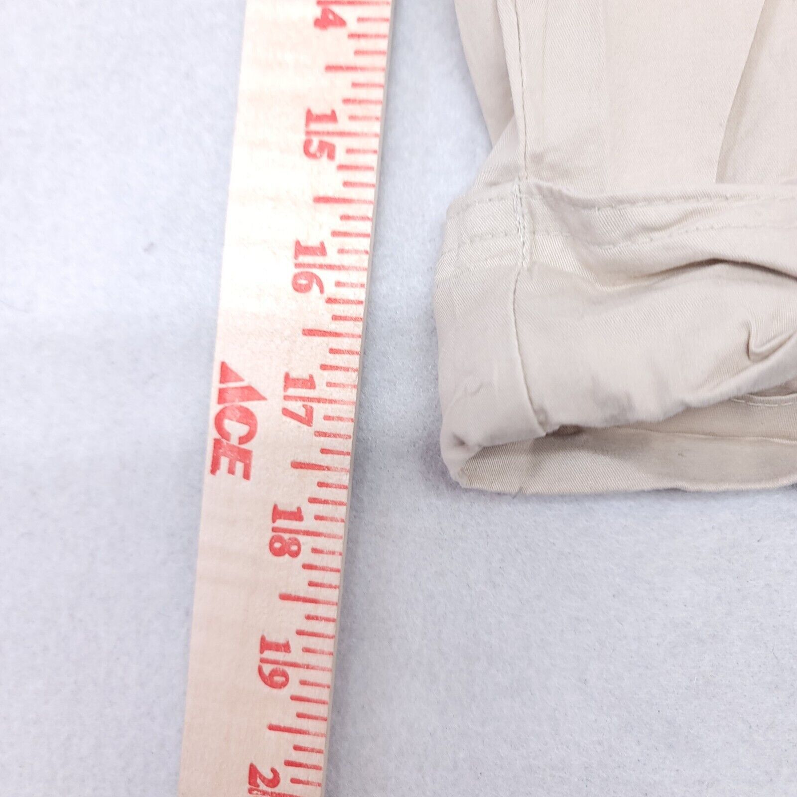 Mossimo Mossimo Button Zip Casual Chino Shorts Womens Size 14 Beige Size 36" / US 14 / IT 50 - 6 Thumbnail