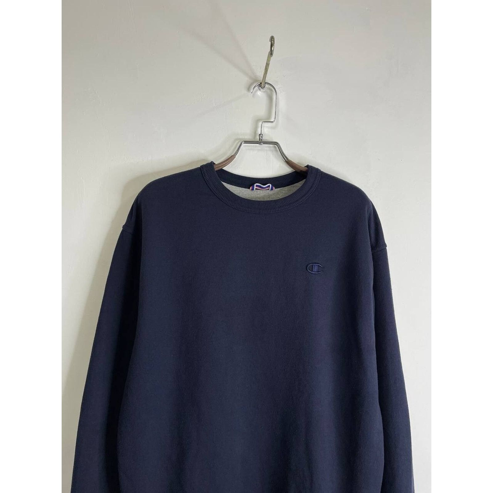 Champion Vintage Champion Navy Blue Crewneck Sweatshirt Size L Size US L / EU 52-54 / 3 - 2 Thumbnail