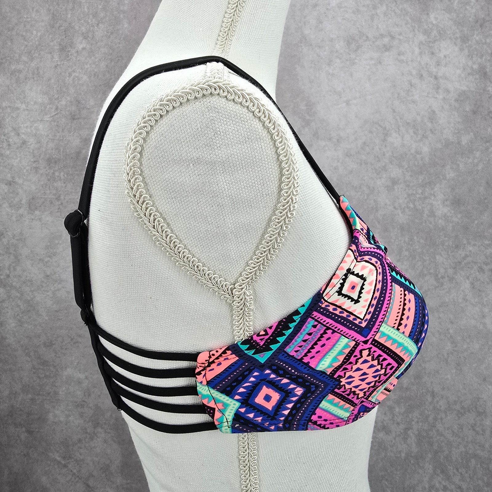 Other Xhilaration Black Geometric Padded Strap Bikini Top Small Size ONE SIZE - 2 Thumbnail