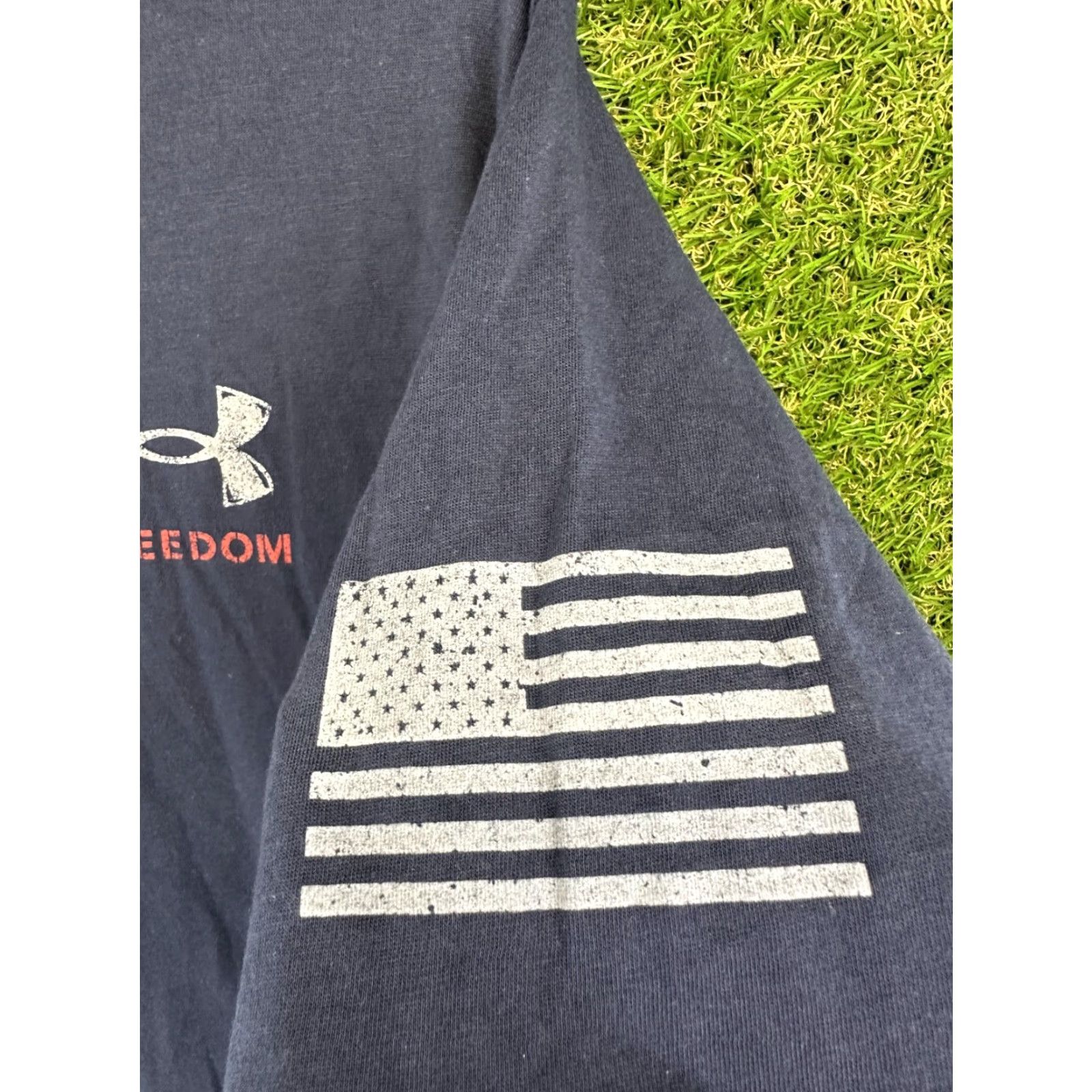 Under Armour Under Armour Freedom Men T-Shirt Jersey Large L Navy blue Print Solid Short Sleeve"} Size US L / EU 52-54 / 3 - 6 Thumbnail