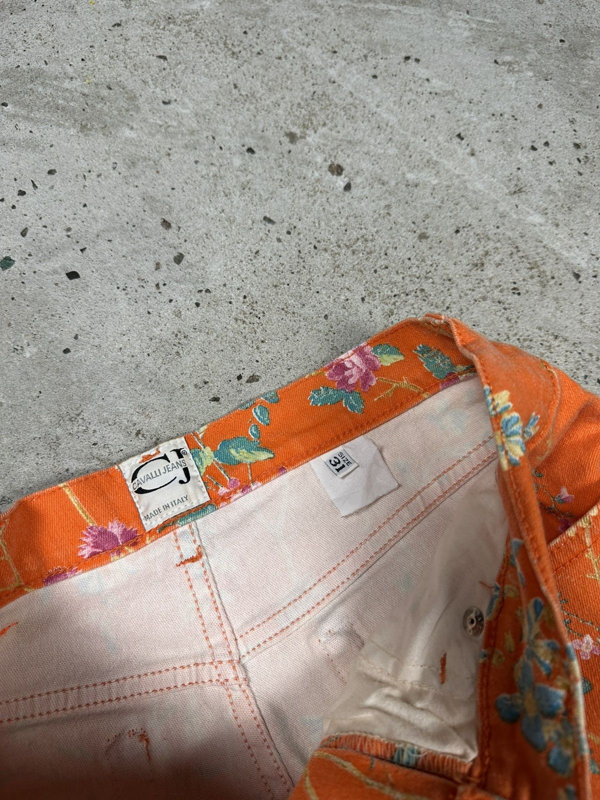 Roberto Cavalli Vintage 90s Roberto Cavalli Jeans Floral Print Flowers Size 28" / US 6 / IT 42 - 10 Thumbnail