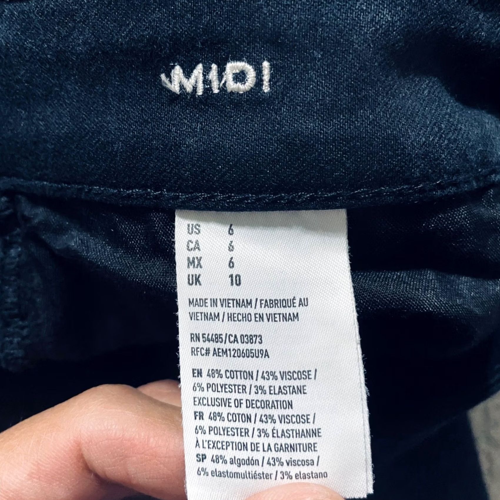 American Eagle Outfitters American Eagle Outfitters Shorts Bermuda Womens 6 Black Denim 5 in Inseam Stretch 5-Pocket Logo Cqb Regular Summer Size 28" / US 6 / IT 42 - 4 Thumbnail