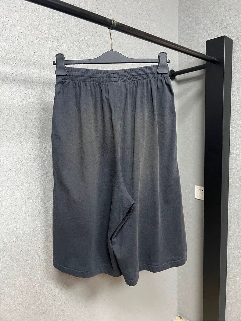 Balenciaga Balenciaga Destroyed Black Shorts Unisex-yf Size US 30 / EU 46 - 2 Thumbnail