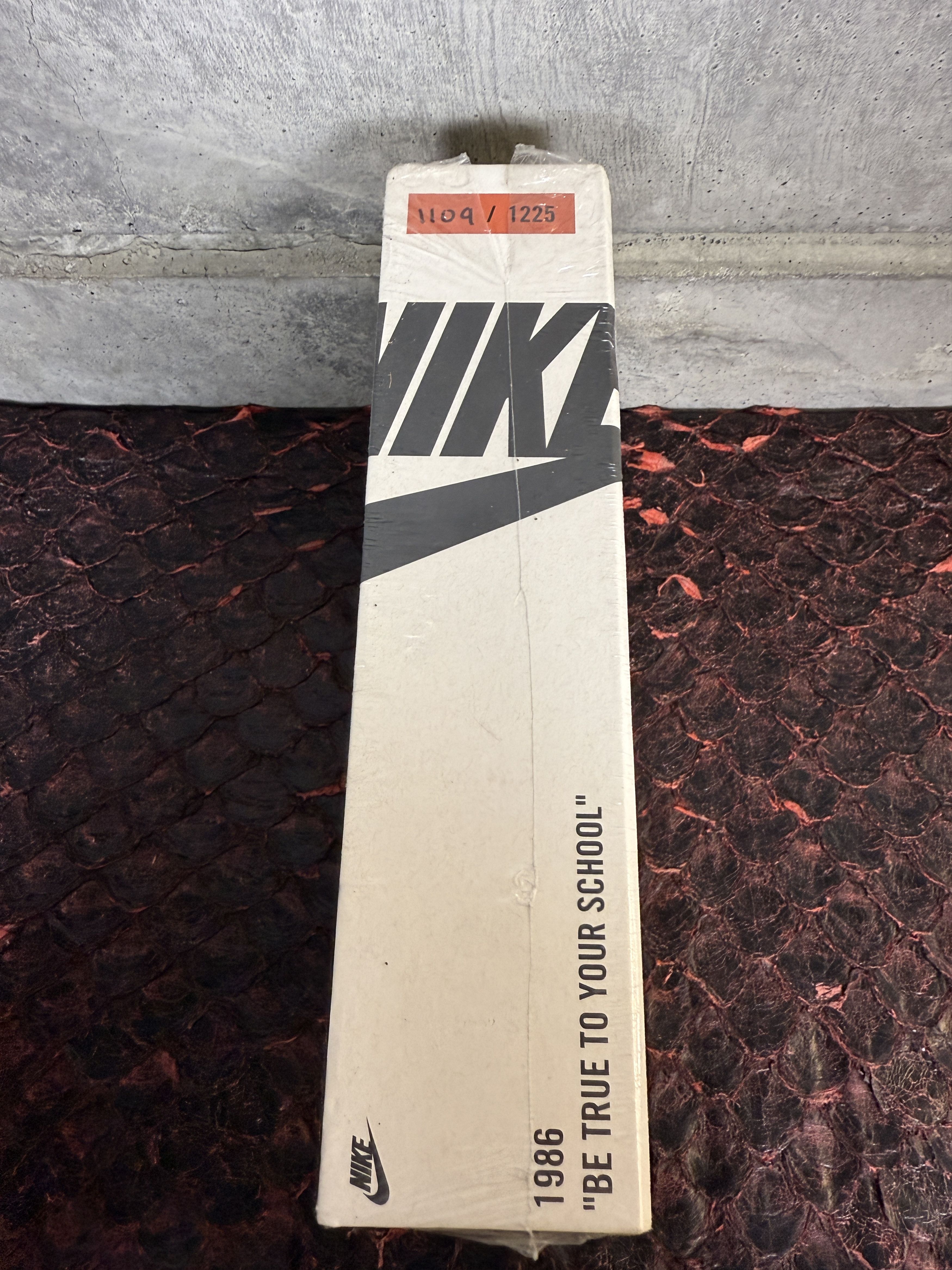 Nike 1109/1225 Nike Puzzle Vintage Ad 1986 Be True To Your School Size ONE SIZE - 4 Thumbnail