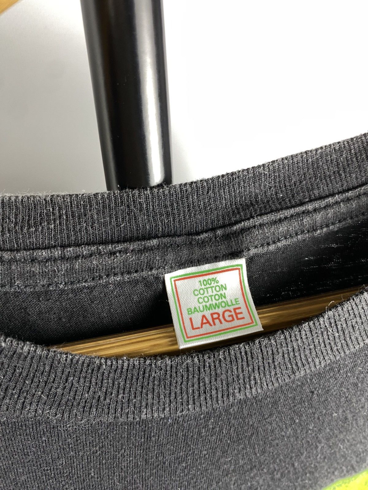 Vintage Vintage Winter London Piccadilly Circus Molly Moss T-Shirt Size US M / EU 48-50 / 2 - 6 Thumbnail