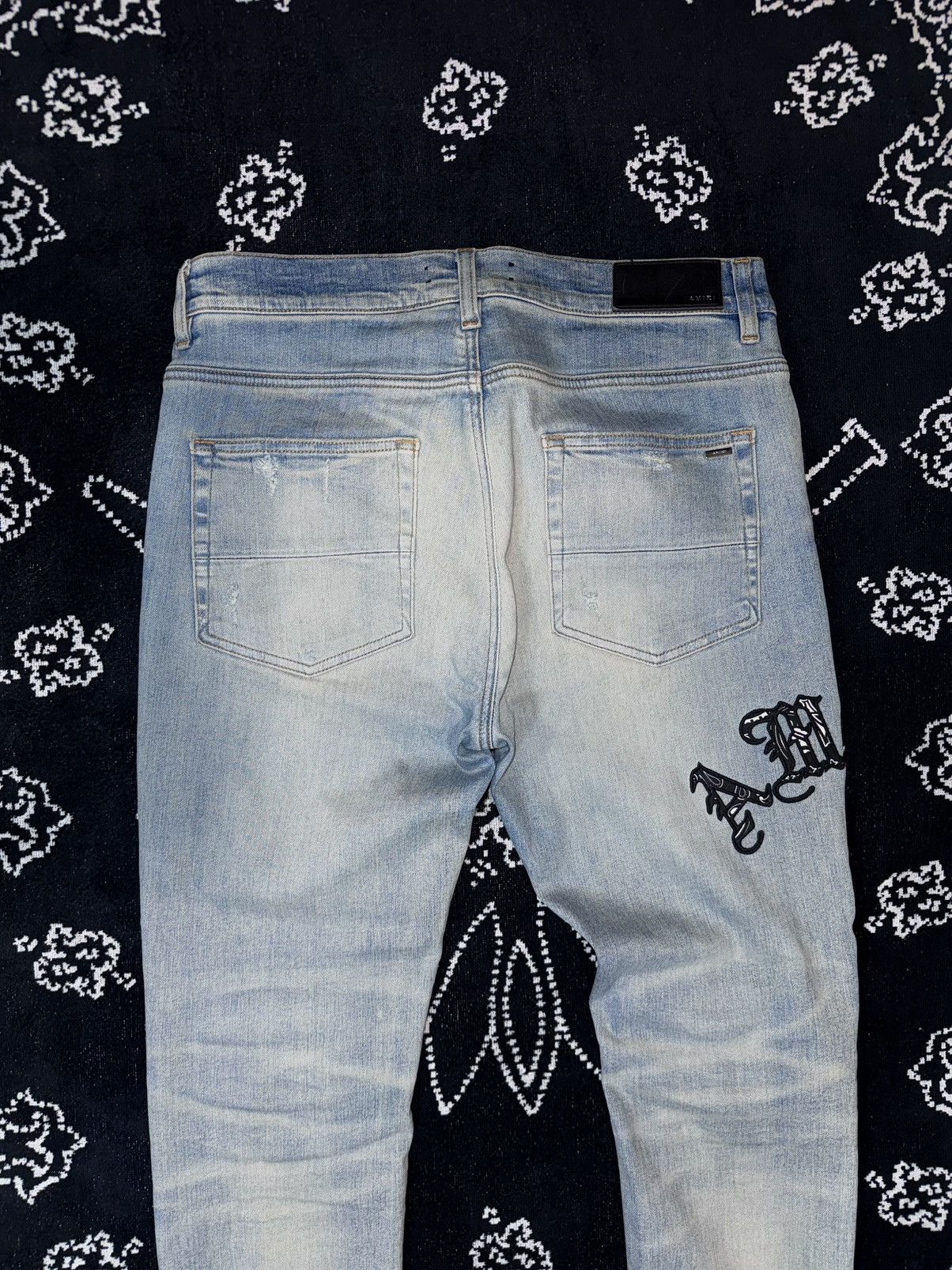 Amiri AMIRI BANDANA ENGLISH LOGO JEANS Size US 32 / EU 48 - 14 Thumbnail