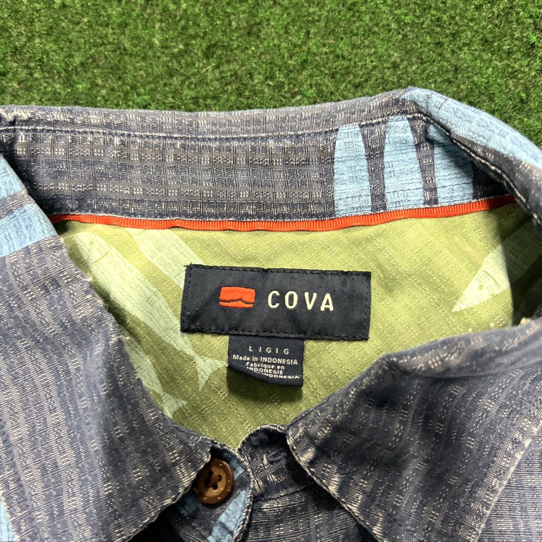 Vintage COVA Shirt Mens Large Blue Hawaiian Buttton Up Fishing Beach Vacation Frayed Size US L / EU 52-54 / 3 - 7 Thumbnail