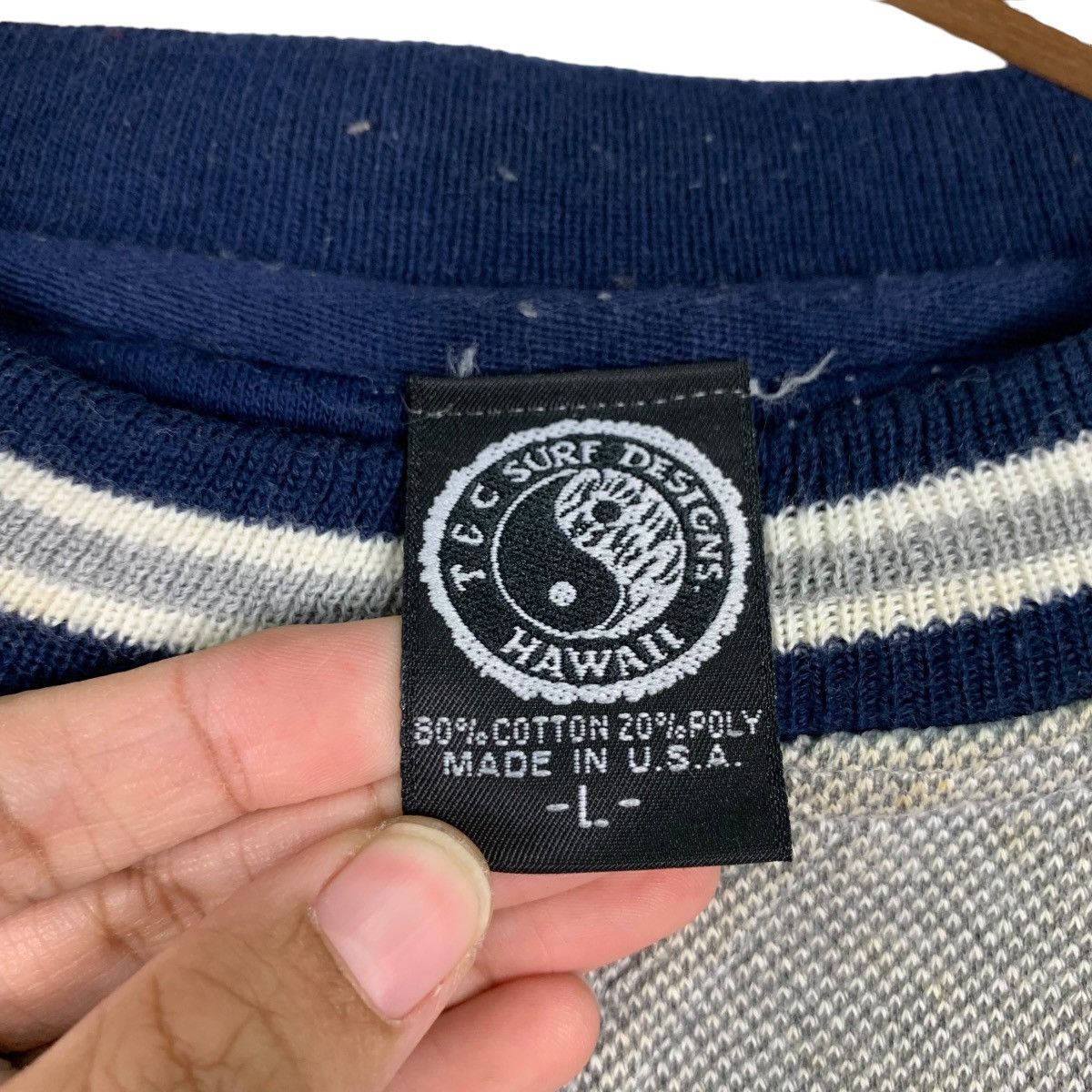 Vintage T&C SURF Design Hawaii Embroidery Logo Sweatshirt #0420-C19 Size US L / EU 52-54 / 3 - 11 Thumbnail